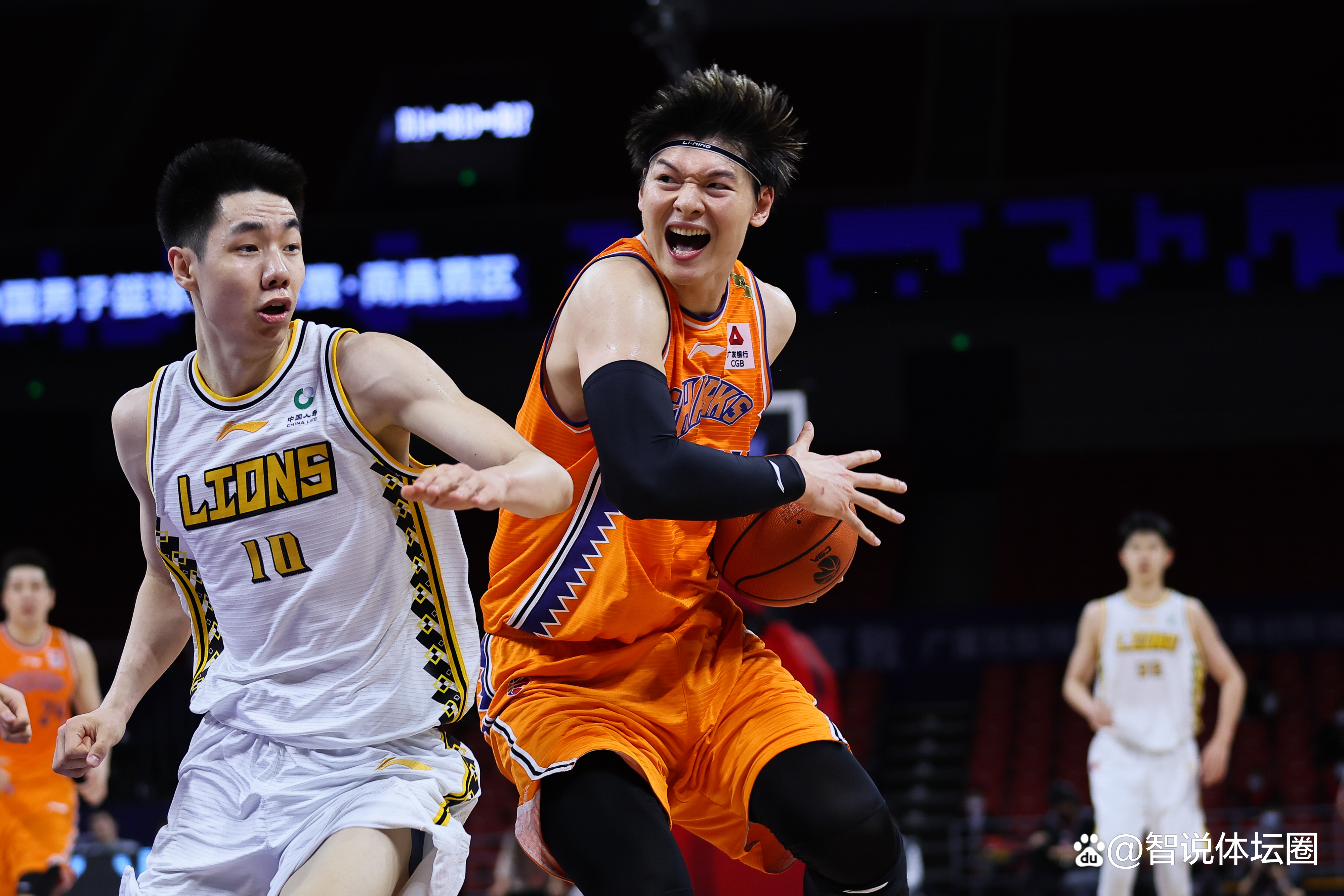 乐鱼直播 -包含赛前CBA常规赛焦点战，巴塞罗那强势反弹，引发热议，年轻球员得到机会的词条