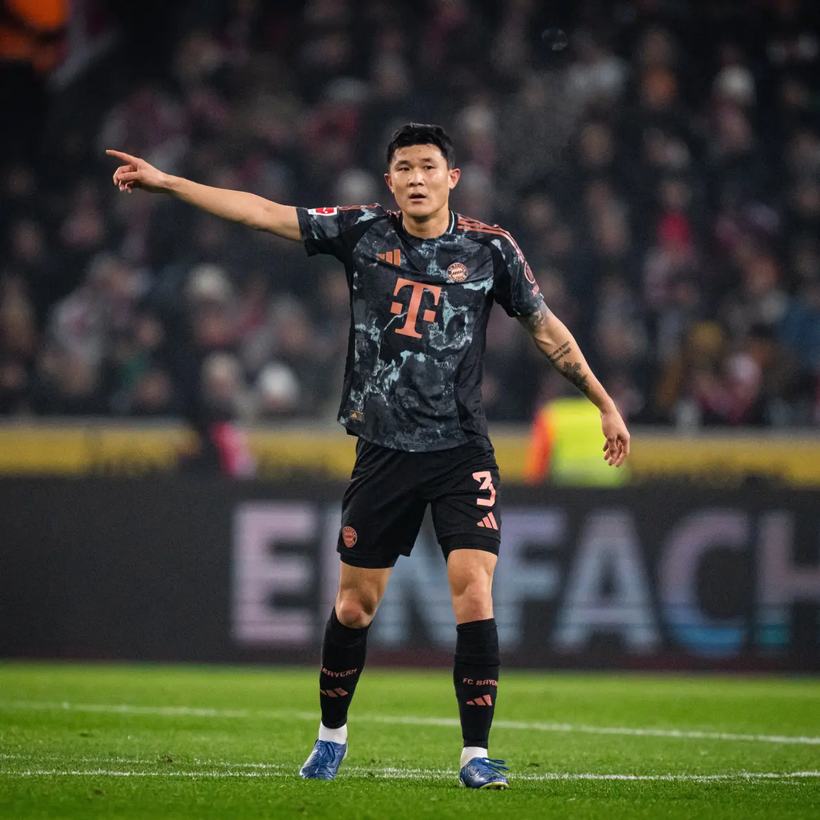 乐鱼官方网站 -包含转折点!门兴格拉德巴赫单刀错失;法国杯冲刺阶段攻防权衡;悬念犹存;团队化学反应显著的词条