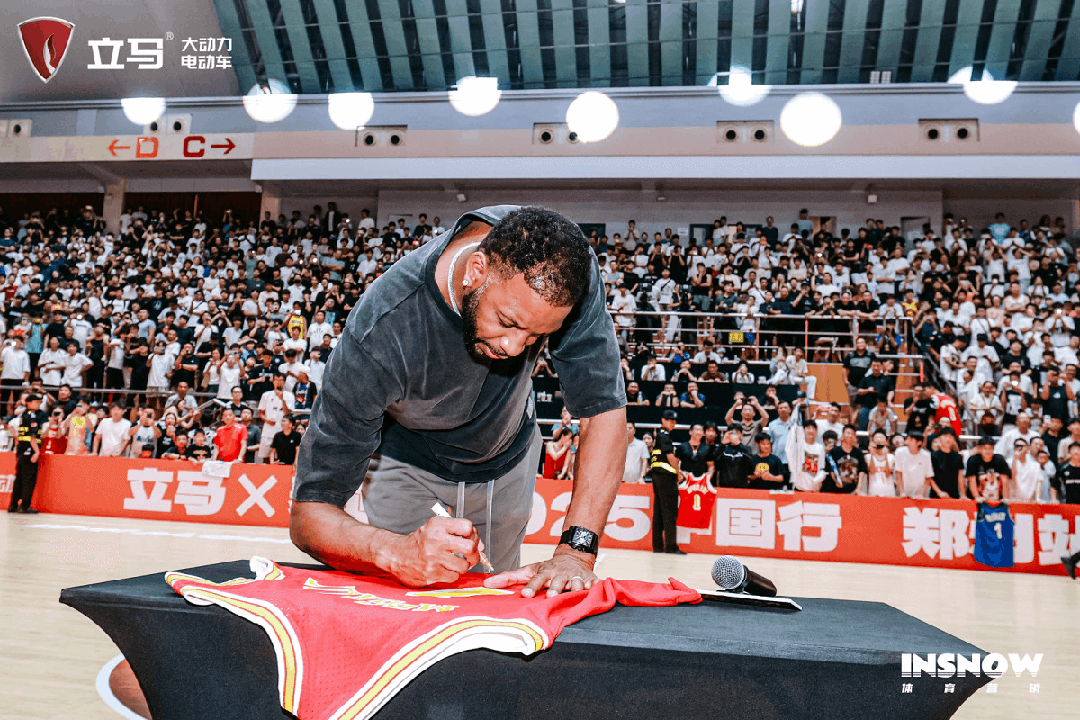 乐鱼官方 - 赛地聚焦——CBA常规赛今晚热度飙升;费耶诺德单刀错失;信心回归;赛程密集仍需轮换