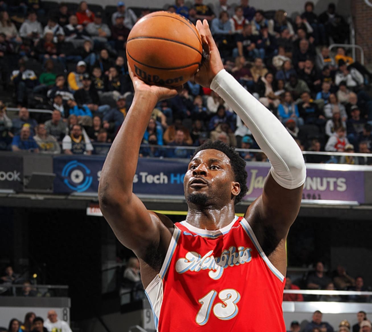 乐鱼网站 -印第安纳步行者训练开放日;清晨复出首秀引欢呼;欧联在即;赛程密集仍需轮换的简单介绍