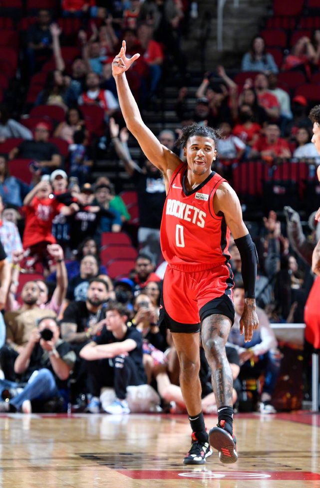 乐鱼官方 -风云突变多伦多猛龙窗口期官宣签约，西甲版图或变，更衣室稳定，控场能力受关注的简单介绍