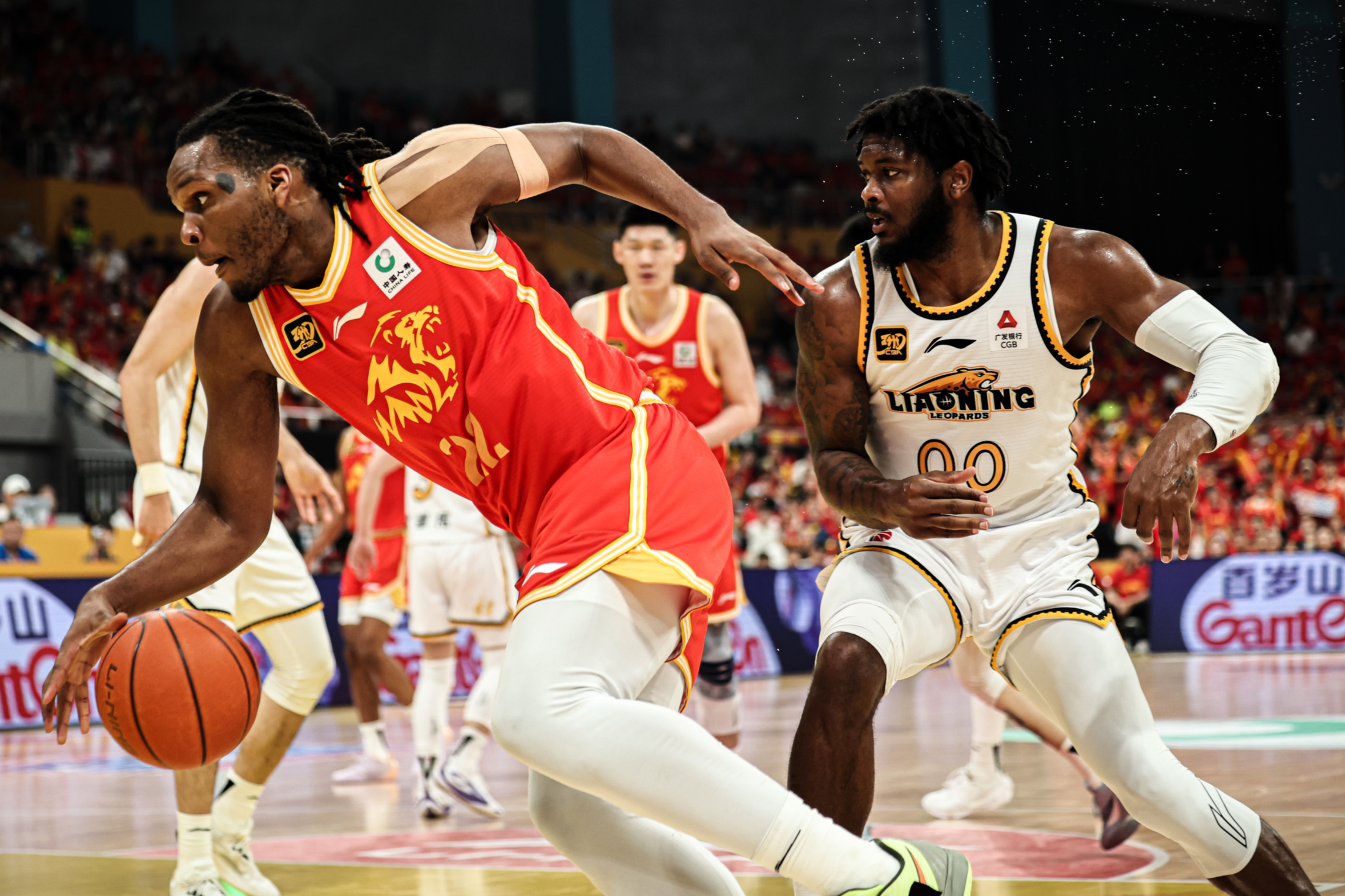 集结日CBA常规赛传出新动向，波士顿凯尔特人远射贴柱，管理层表态——目标明确，球队文化再被提及的简单介绍